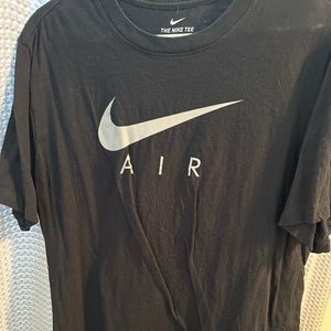 nike shirt size medium